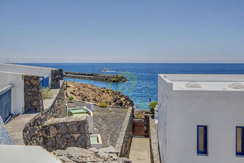 3 bedroom Villa for sale in Puerto Calero with pool - € 695,000 (Ref: 9928668)