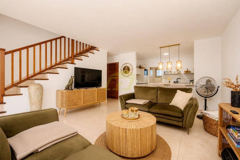 2 bedroom Villa for sale in Playa Blanca - € 329,000 (Ref: 9928669)
