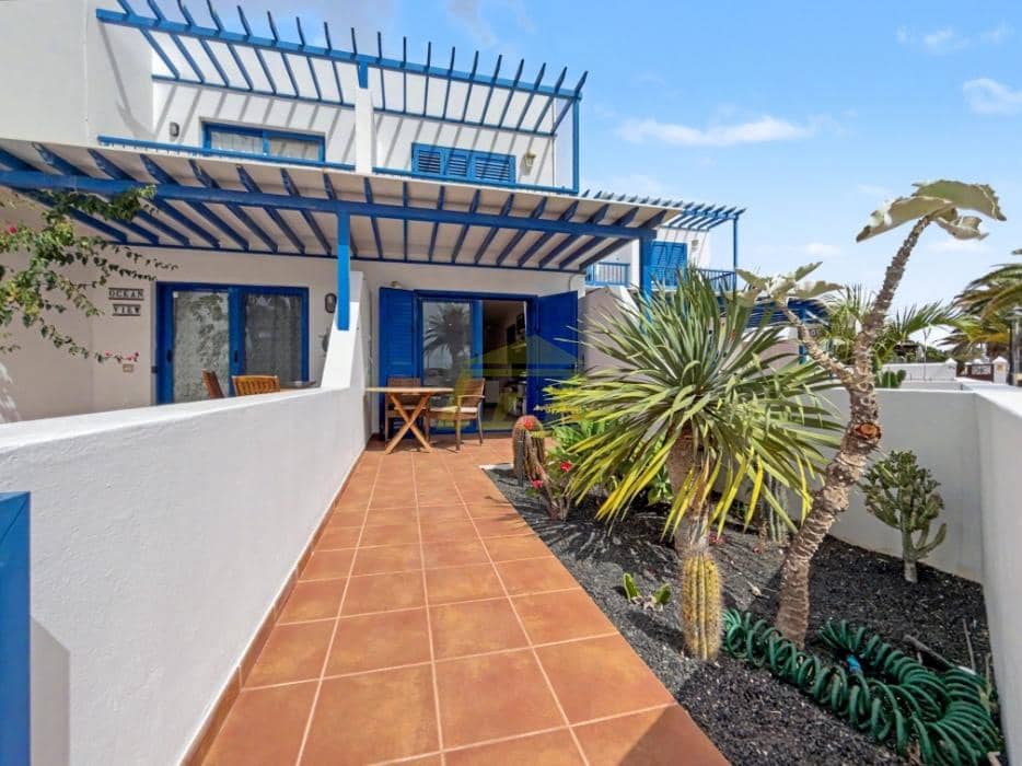 1 bedroom Villa for sale in Playa Blanca with pool - € 335,000 (Ref: 9935449)