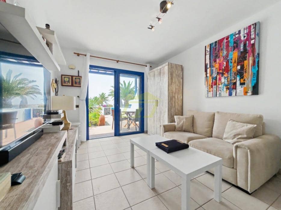 1 bedroom Villa for sale in Playa Blanca with pool - € 335,000 (Ref: 9935449)