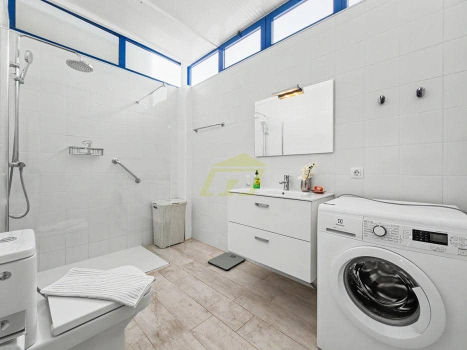 1 bedroom Villa for sale in Playa Blanca with pool - € 335,000 (Ref: 9935449)