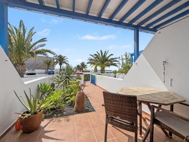 1 soveværelse Villa til salg i Playa Blanca, Yaiza med swimmingpool - € 335.000 (Ref: 9935449)