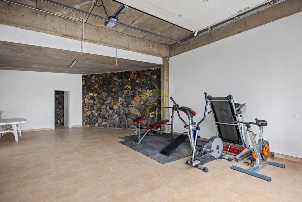 3 bedroom Villa for sale in Femes with garage - € 550,000 (Ref: 9935450)