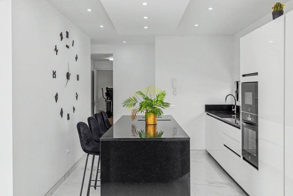 3 bedroom Villa for sale in Femes with garage - € 550,000 (Ref: 9935450)