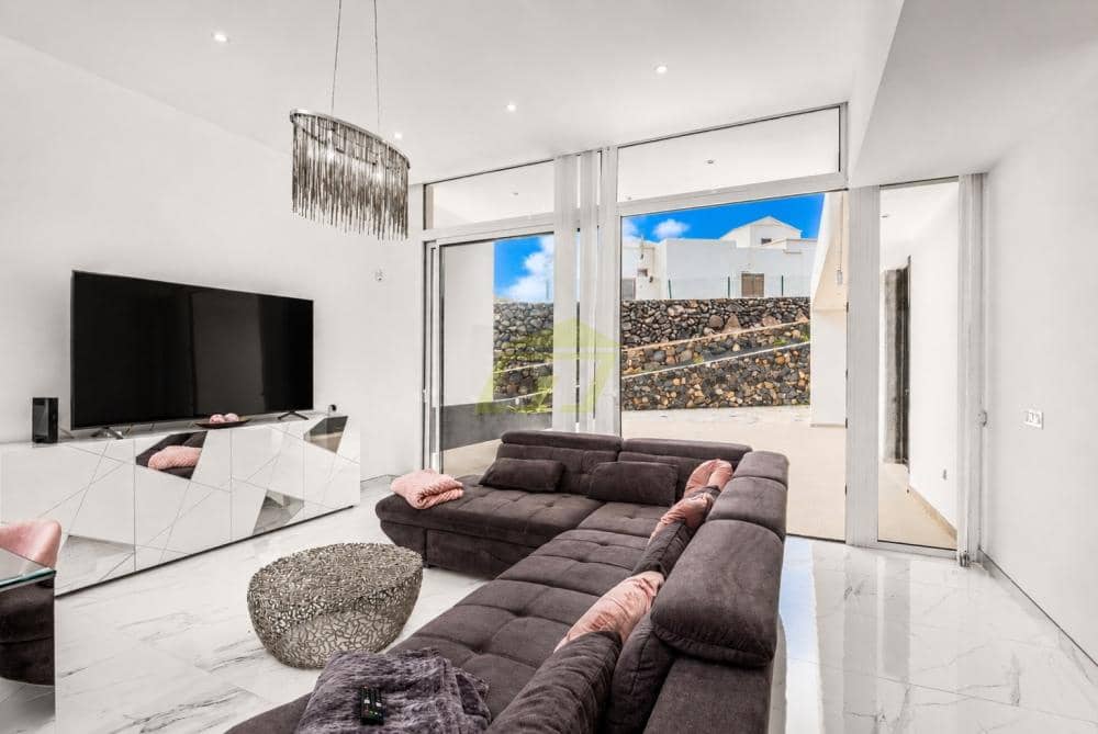 3 bedroom Villa for sale in Femes with garage - € 550,000 (Ref: 9935450)