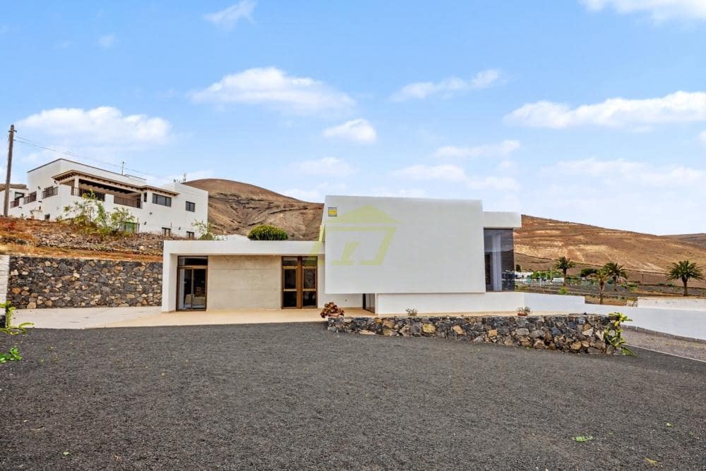 3 bedroom Villa for sale in Femes with garage - € 550,000 (Ref: 9935450)