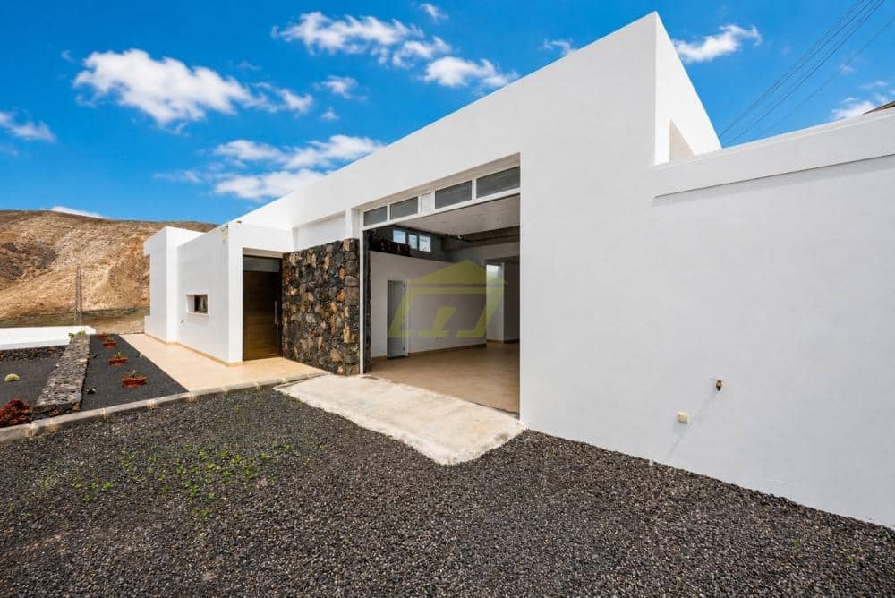 3 bedroom Villa for sale in Femes with garage - € 550,000 (Ref: 9935450)