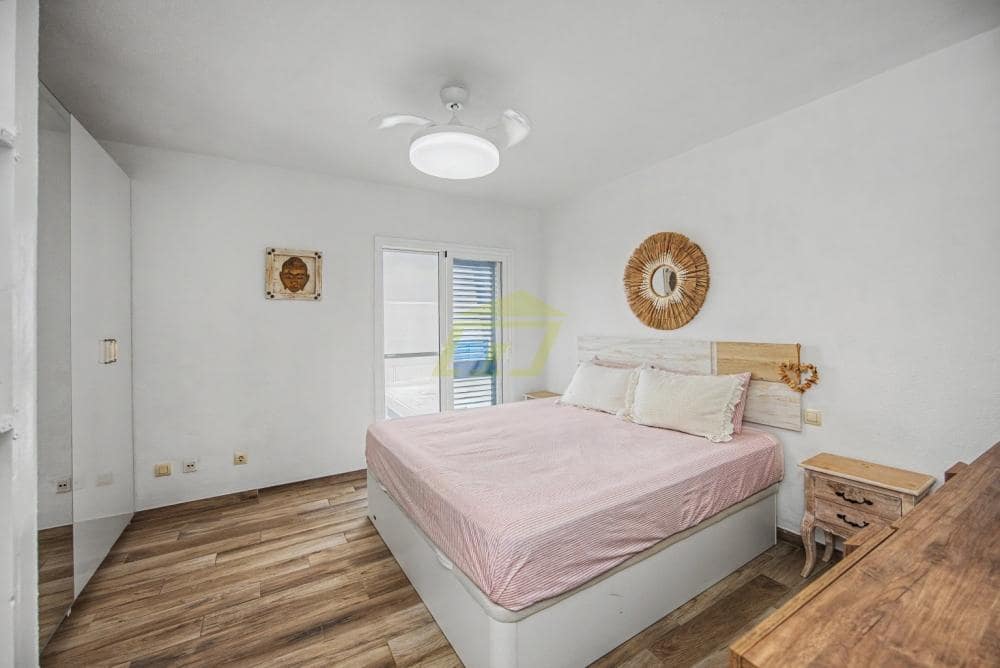 2 makuuhuone Huvila myytävänä paikassa Playa Blanca mukana 
autotalli - 395 000 € (Ref: 9939300)