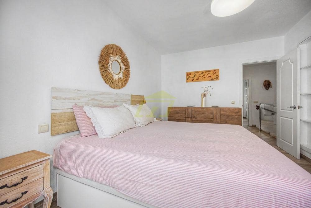 2 makuuhuone Huvila myytävänä paikassa Playa Blanca mukana 
autotalli - 395 000 € (Ref: 9939300)