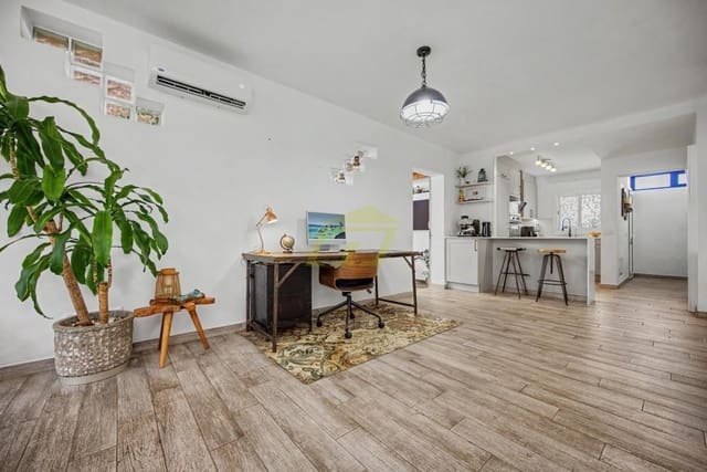 2 sypialnia Willa na sprzedaż w Playa Blanca, Yaiza z garażem - 395 000 € (Ref: 9939300)