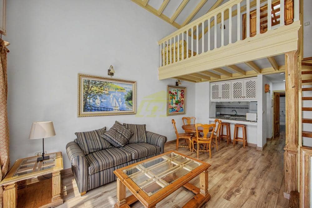 2 bedroom Villa for sale in Costa Teguise with pool - € 310,000 (Ref: 9946916)