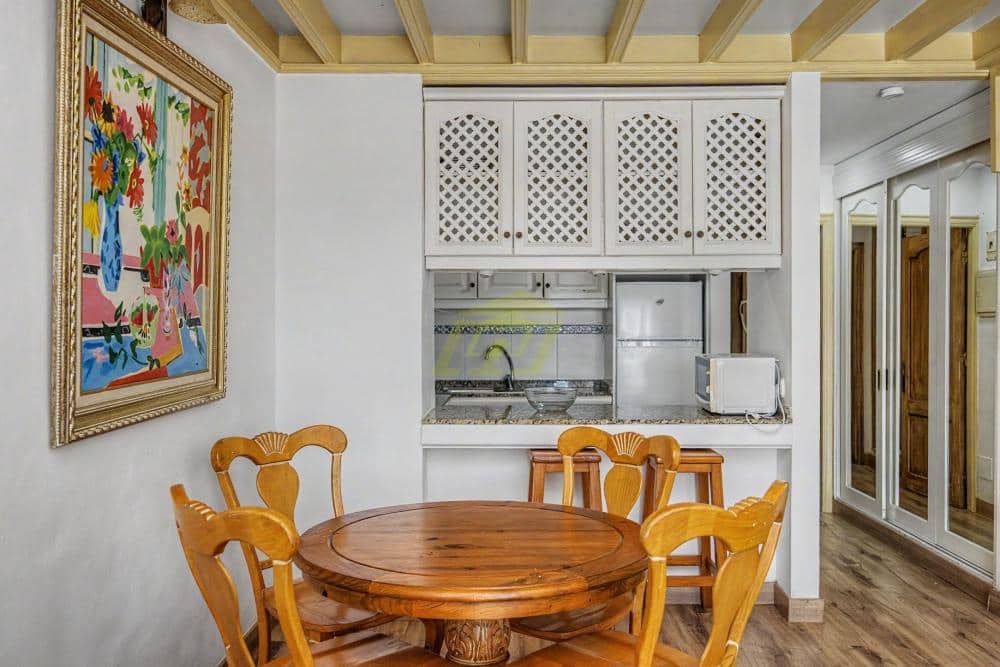 2 bedroom Villa for sale in Costa Teguise with pool - € 310,000 (Ref: 9946916)