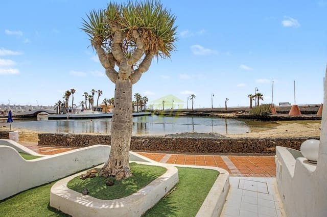 2 soveværelse Villa til salg i Costa Teguise, Teguise med swimmingpool - € 310.000 (Ref: 9946916)