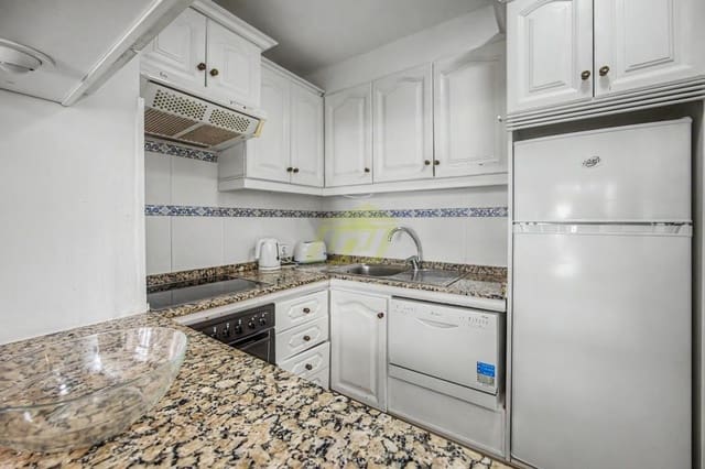 2 soveværelse Villa til salg i Costa Teguise, Teguise med swimmingpool - € 310.000 (Ref: 9946916)