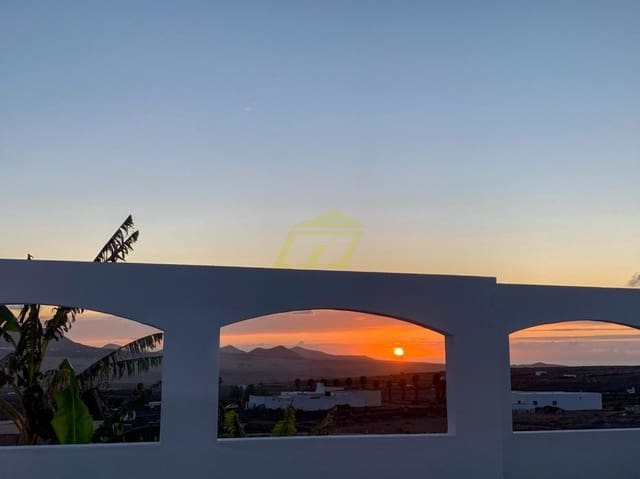 3 chambre Bungalow à vendre à Teguise avec garage - 499 950 € (Ref: 9950919)