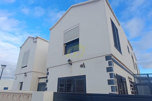 3 bedroom Apartment for sale in Orzola, Haría - € 279,500 (Ref: 9956708)