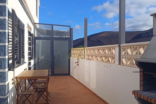 3 bedroom Apartment for sale in Orzola, Haría - € 279,500 (Ref: 9956708)
