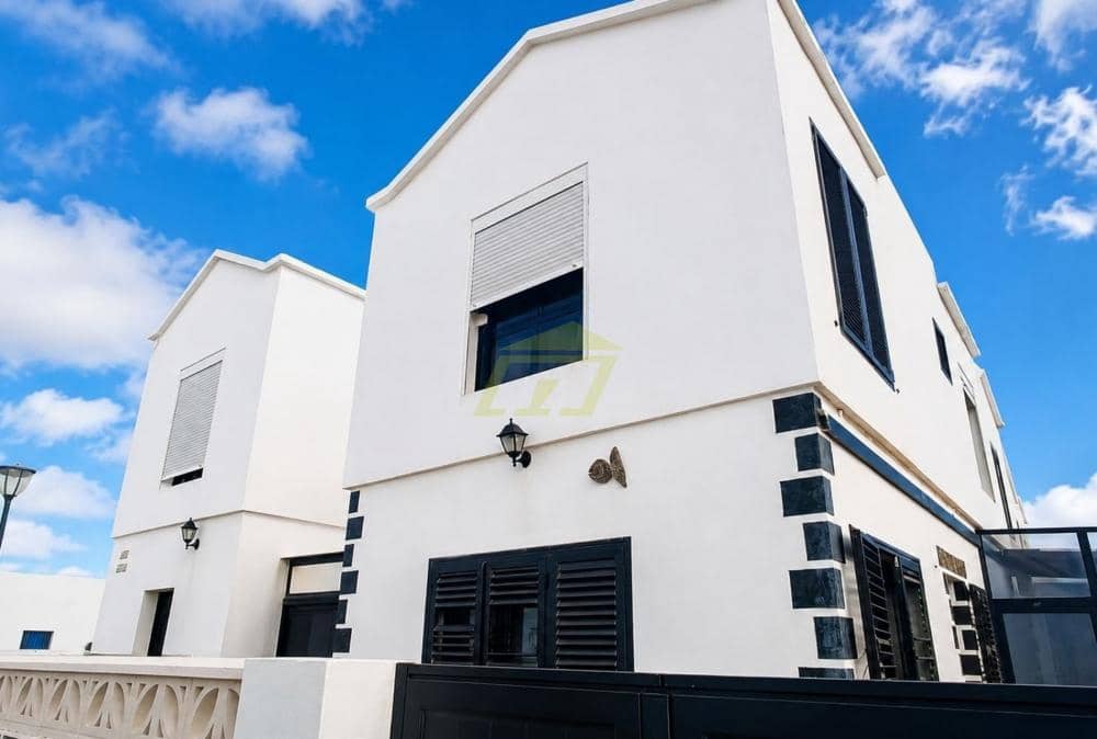 3 bedroom Apartment for sale in Orzola - € 279,500 (Ref: 9956708)