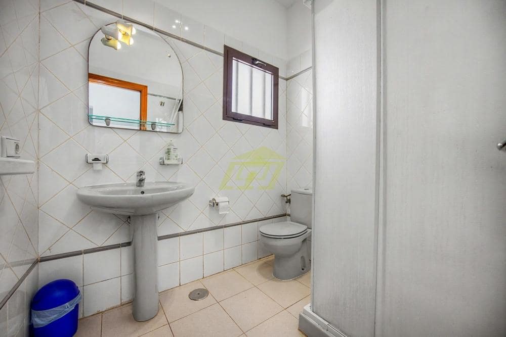 Bungalow de 3 habitaciones en Costa Teguise en venta con piscina garaje - 480.000 € (Ref: 9959050)