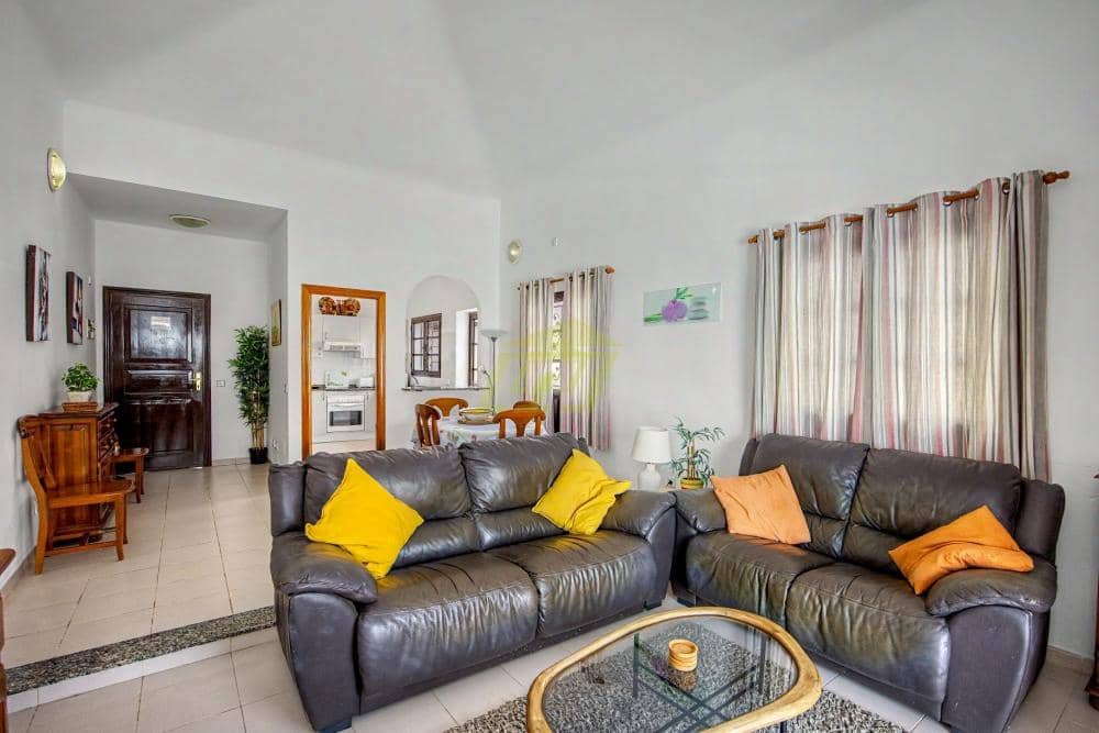 Bungalow de 3 habitaciones en Costa Teguise en venta con piscina garaje - 480.000 € (Ref: 9959050)