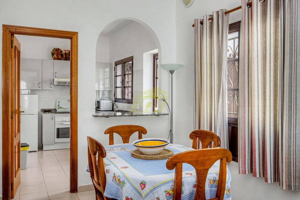 Bungalow de 3 habitaciones en Costa Teguise en venta con piscina garaje - 480.000 € (Ref: 9959050)
