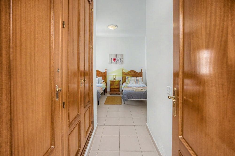 Bungalow de 3 habitaciones en Costa Teguise en venta con piscina garaje - 480.000 € (Ref: 9959050)