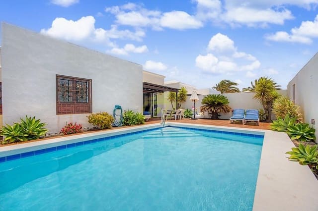 3 bedroom Bungalow for sale in Costa Teguise, Teguise with pool garage - € 480,000 (Ref: 9959050)