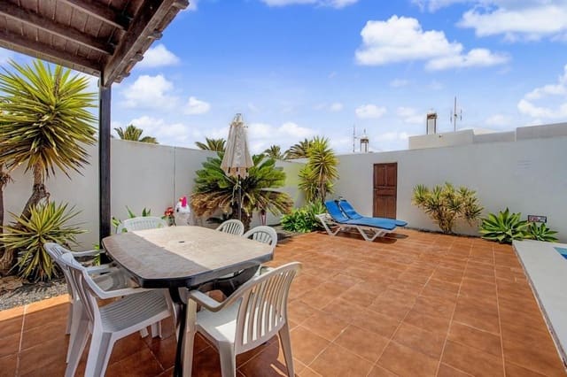 3 bedroom Bungalow for sale in Costa Teguise, Teguise with pool garage - € 480,000 (Ref: 9959050)