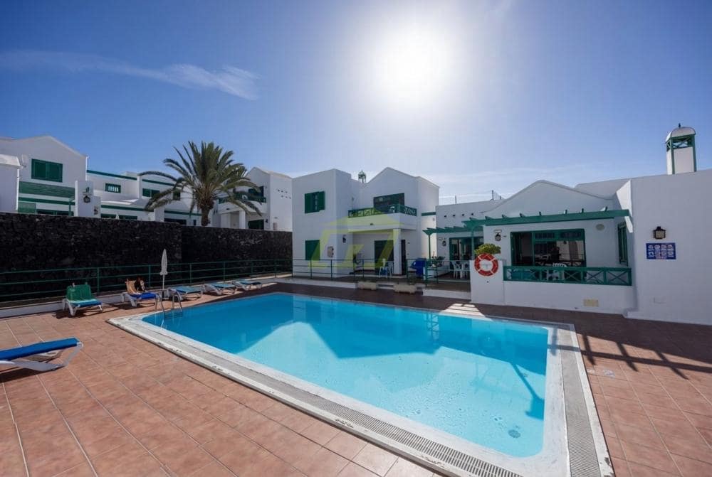 1 slaapkamer Appartement te koop in Puerto del Carmen met zwembad - € 225.000 (Ref: 9964617)