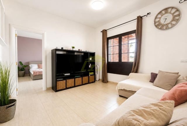 3 quarto Moradia para venda em Costa Teguise, Teguise com piscina garagem - 365 000 € (Ref: 9964618)
