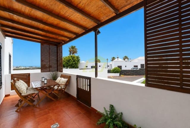 3 quarto Moradia para venda em Costa Teguise, Teguise com piscina garagem - 365 000 € (Ref: 9964618)