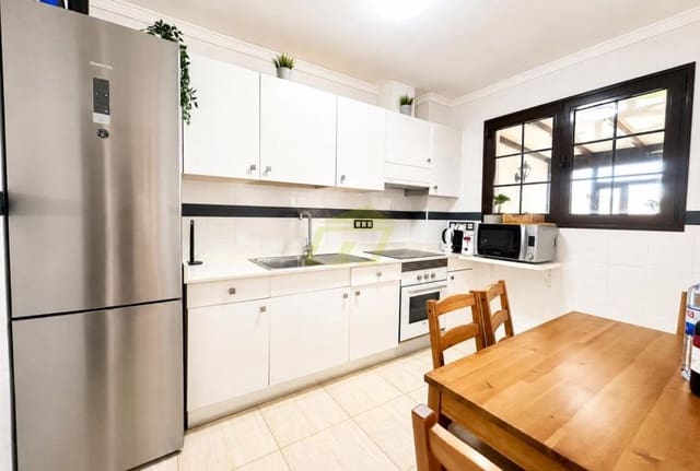 3 quarto Moradia para venda em Costa Teguise, Teguise com piscina garagem - 365 000 € (Ref: 9964618)