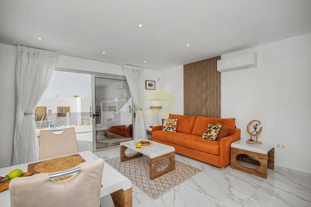 2 sypialnia Apartament na sprzedaż w Puerto del Carmen z basenem - 399 999 € (Ref: 9964619)