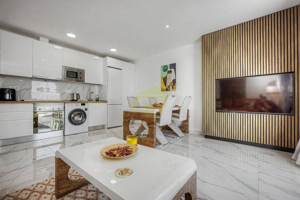 2 sypialnia Apartament na sprzedaż w Puerto del Carmen z basenem - 399 999 € (Ref: 9964619)