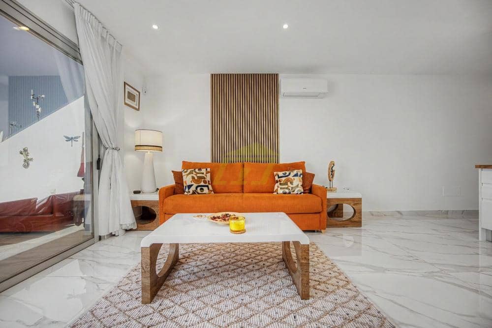 2 sypialnia Apartament na sprzedaż w Puerto del Carmen z basenem - 399 999 € (Ref: 9964619)