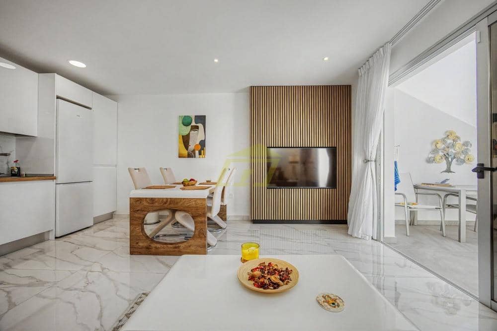 2 sypialnia Apartament na sprzedaż w Puerto del Carmen z basenem - 399 999 € (Ref: 9964619)