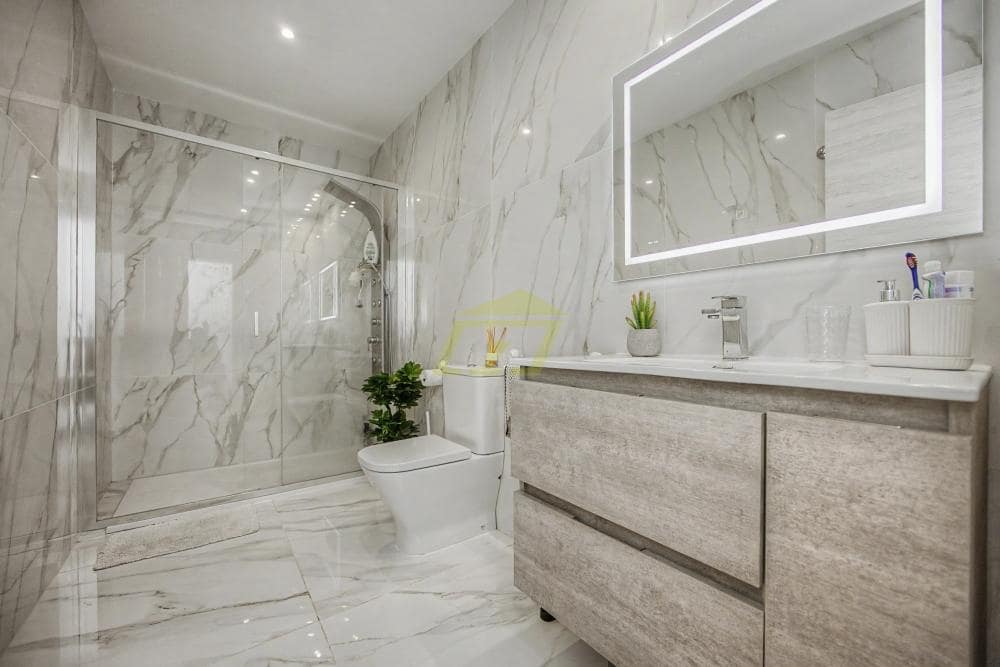 2 sypialnia Apartament na sprzedaż w Puerto del Carmen z basenem - 399 999 € (Ref: 9964619)