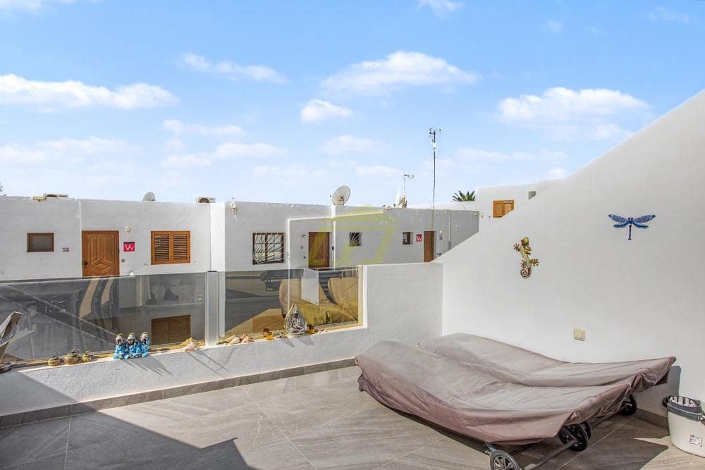 2 sypialnia Apartament na sprzedaż w Puerto del Carmen z basenem - 399 999 € (Ref: 9964619)