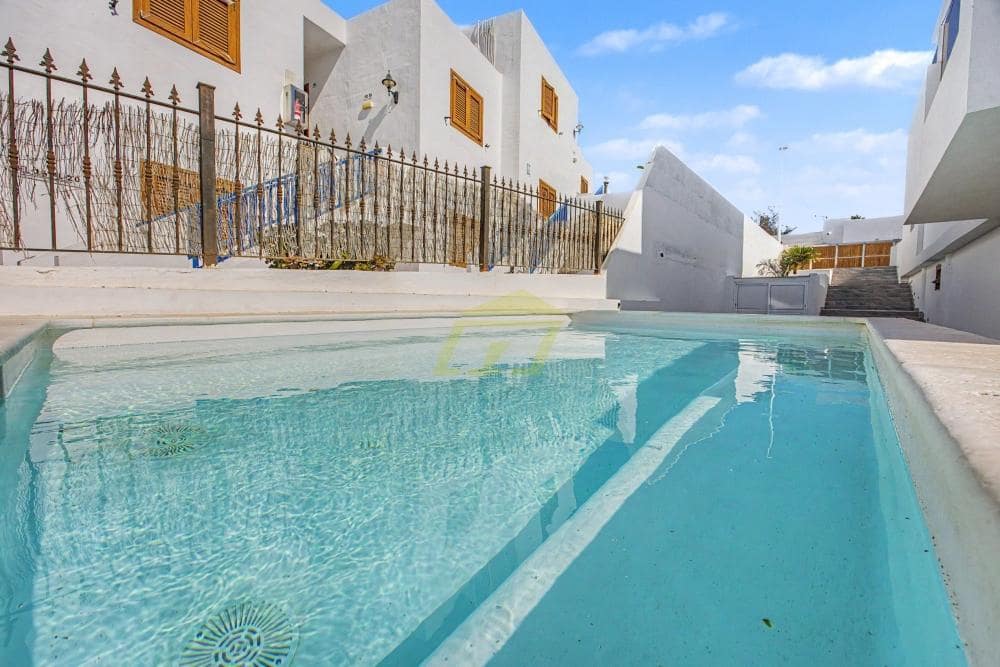 2 sypialnia Apartament na sprzedaż w Puerto del Carmen z basenem - 399 999 € (Ref: 9964619)