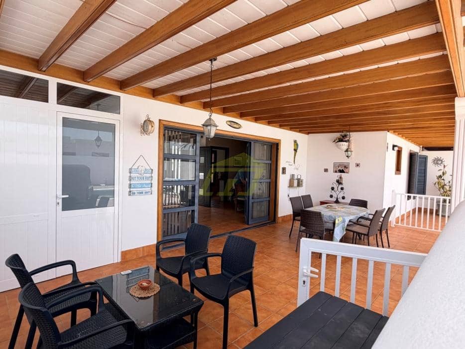 2 quarto Moradia para venda em Playa Blanca com piscina - 435 000 € (Ref: 9964621)