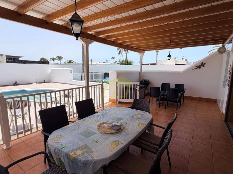 2 quarto Moradia para venda em Playa Blanca com piscina - 435 000 € (Ref: 9964621)