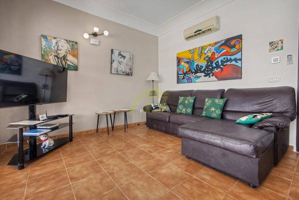 2 bedroom Villa for sale in Playa Blanca with pool - € 435,000 (Ref: 9964621)