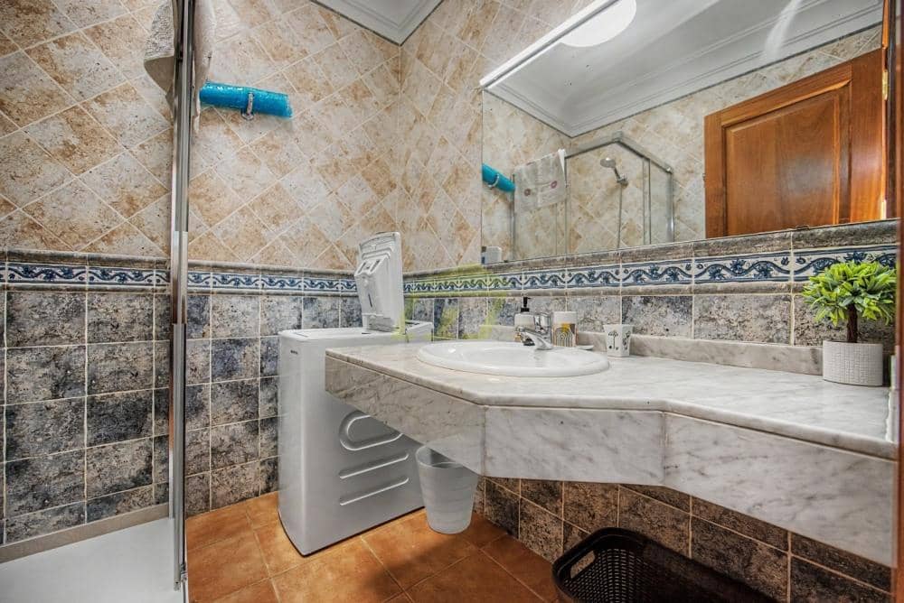 2 bedroom Villa for sale in Playa Blanca with pool - € 435,000 (Ref: 9964621)