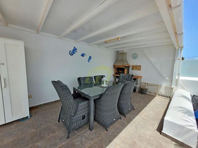 3 soverom Villa til salgs i Playa Blanca, Yaiza med svømmebasseng garasje - € 475 000 (Ref: 9969156)