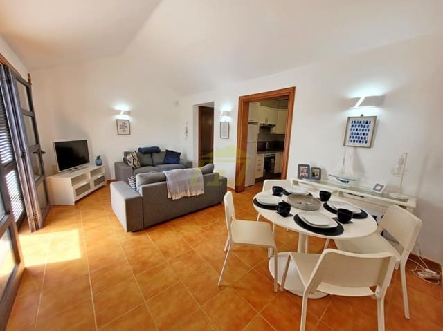 3 soverom Villa til salgs i Playa Blanca, Yaiza med svømmebasseng garasje - € 475 000 (Ref: 9969156)