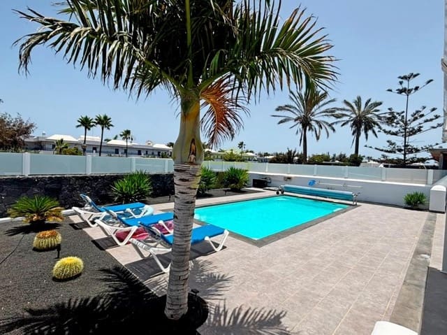 3 soverom Villa til salgs i Playa Blanca, Yaiza med svømmebasseng garasje - € 475 000 (Ref: 9969156)