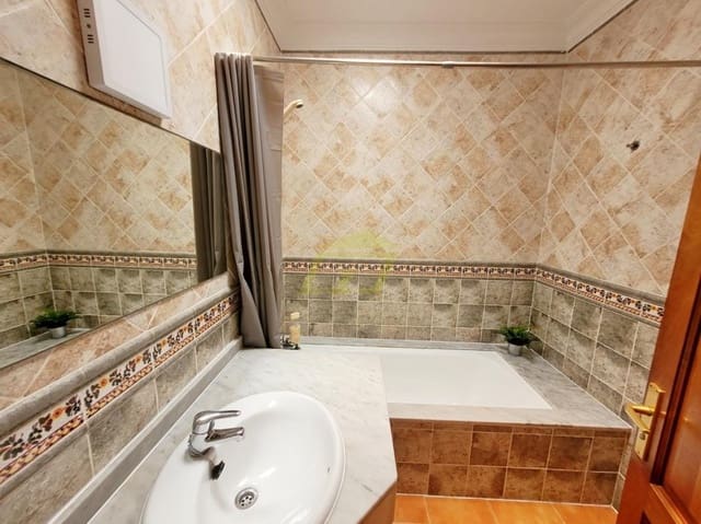 3 soverom Villa til salgs i Playa Blanca, Yaiza med svømmebasseng garasje - € 475 000 (Ref: 9969156)