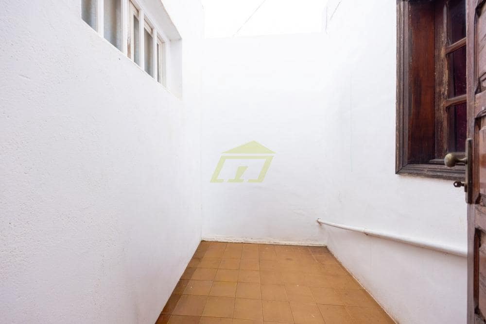 4 soverom Villa til salgs i Guime med svømmebasseng garasje - € 480 000 (Ref: 9974587)