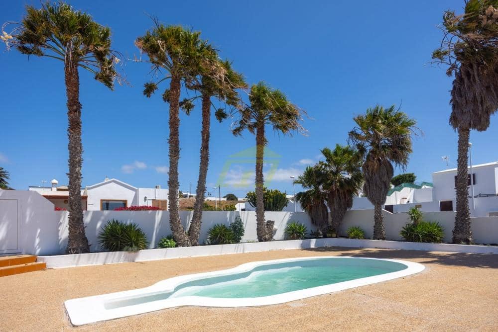 4 soverom Villa til salgs i Guime med svømmebasseng garasje - € 480 000 (Ref: 9974587)