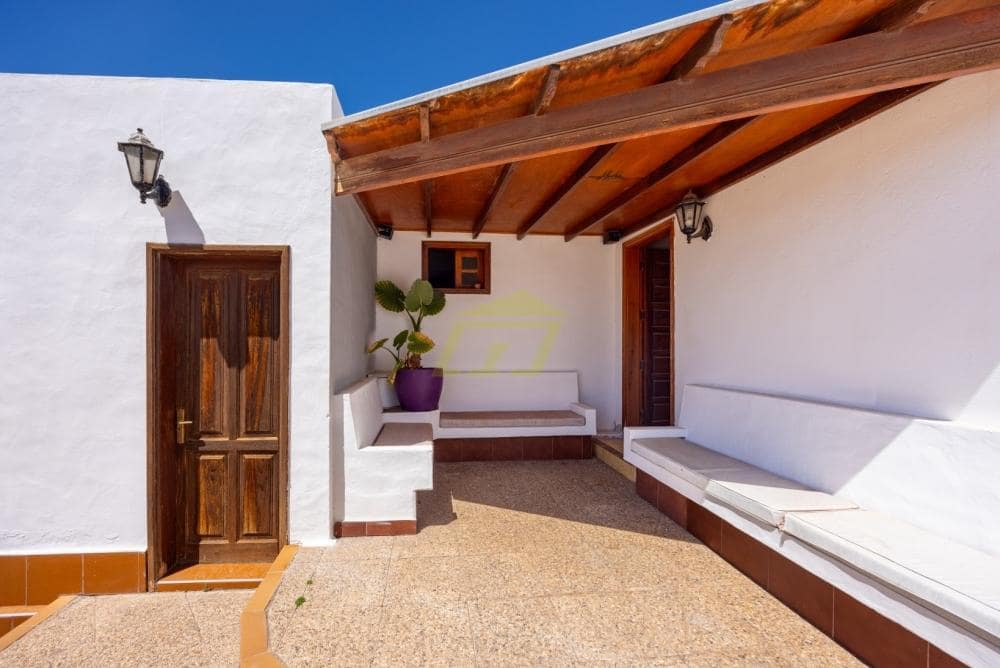 4 soverom Villa til salgs i Guime med svømmebasseng garasje - € 480 000 (Ref: 9974587)
